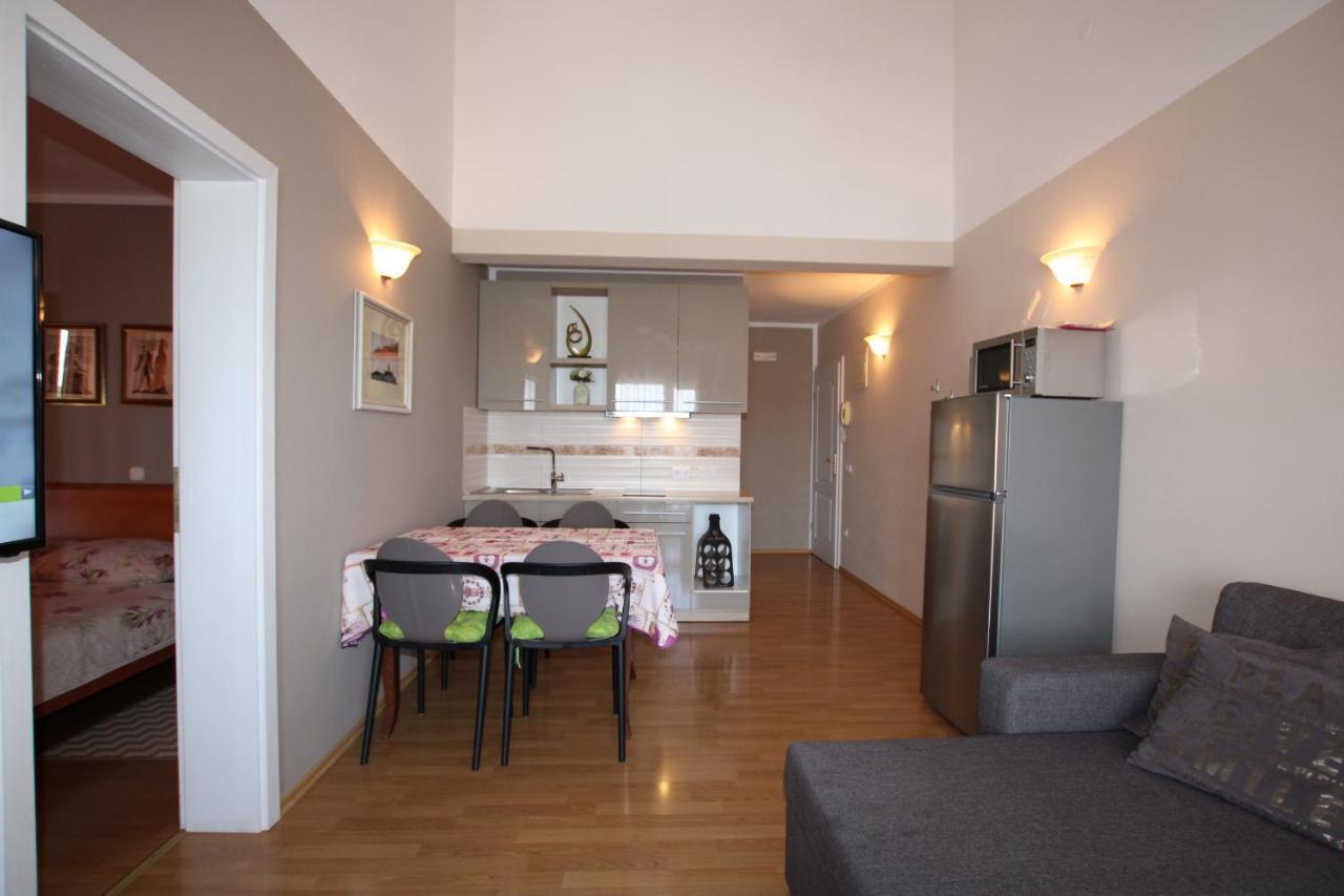 Apartments Markus โปเรช ภายนอก รูปภาพ