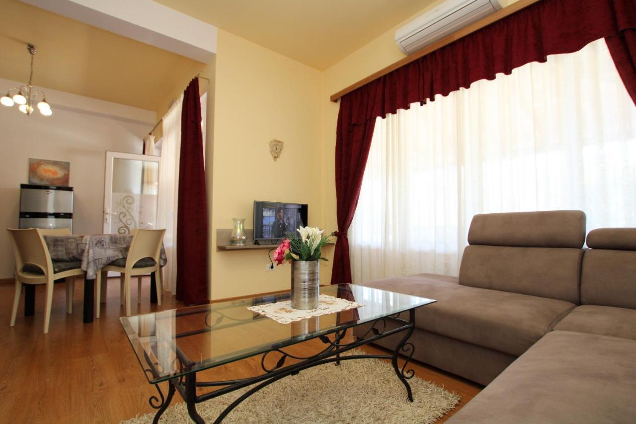 Apartments Markus โปเรช ภายนอก รูปภาพ